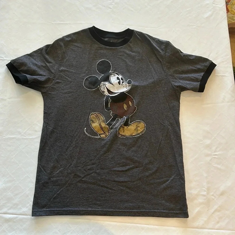 Disney Parks Men’s‎ Mickey tee shirt medium excellent condition